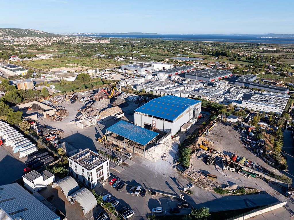 Vue aérienne d’un site industriel par drone