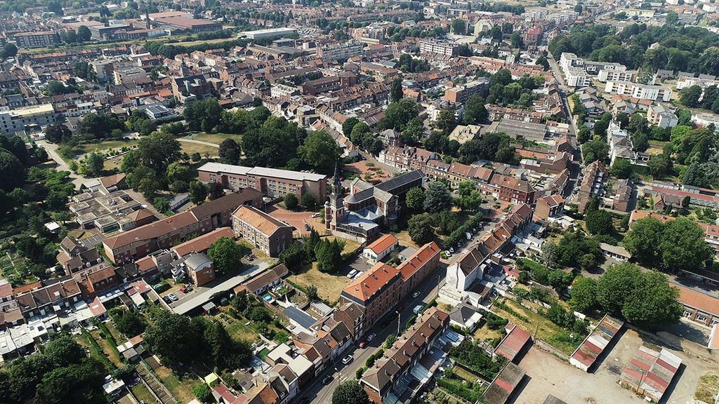 Vue aérienne urbaine par drone